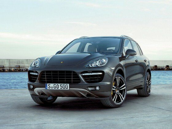 Неизвестные разобрали Porsche Cayenne известной телеведущей