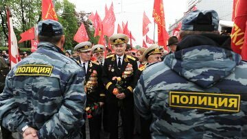 Московские полицейские получат премии за работу на майских митингах