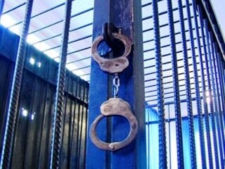 Лиц, совершивших преступления небольшой тяжести новый закон исключает случаи заключения под стражу